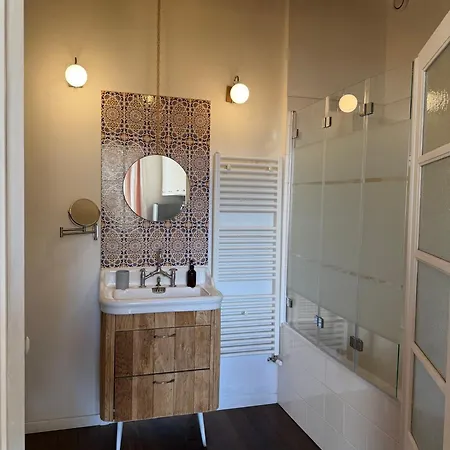 The Sequoia - Charming Canut *