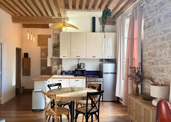 The Sequoia - Charming Canut *